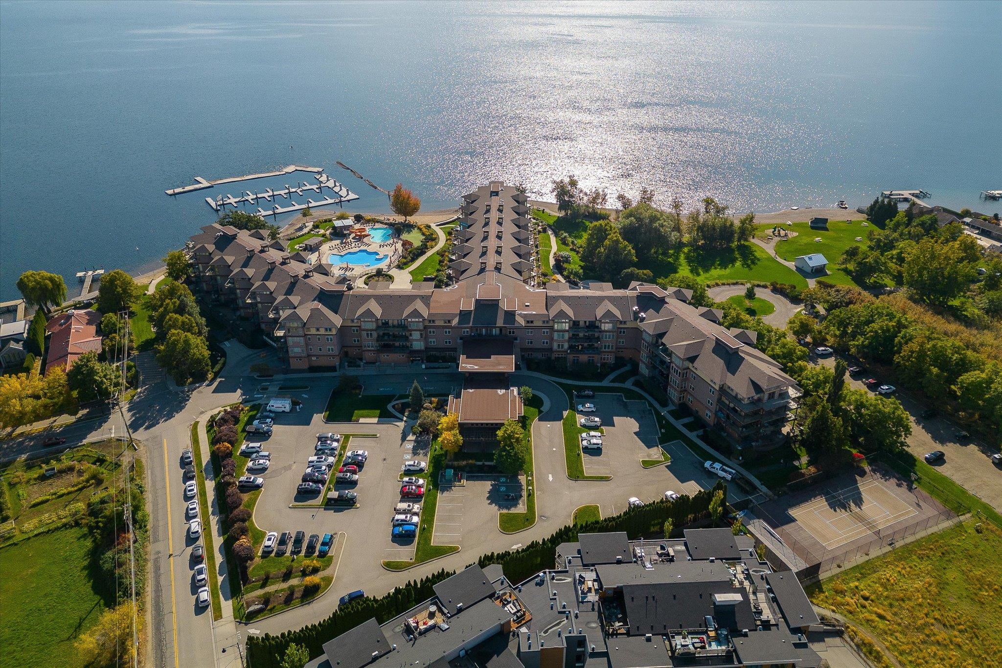 #305-4205 Gellatly Rd